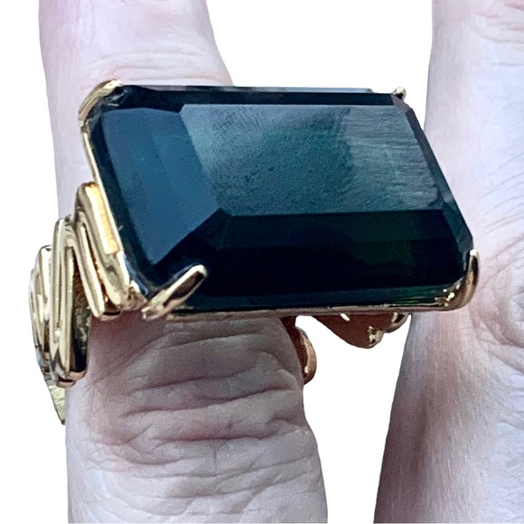 ♠️ KATE SPADE NEW YORK What a Gem Emerald Green Crystal Gold Womans Ring Jewelry - Picture 9 of 10